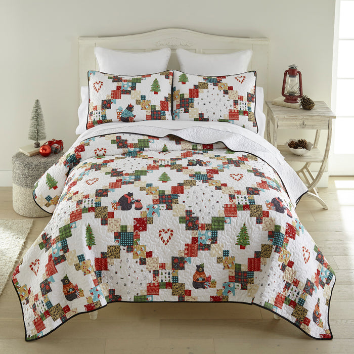 Christmas-Holiday-Bear-Quilt-Set-The-Cabin-Shack