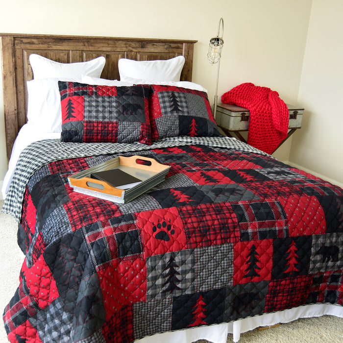 Red-Wooded-Cabin-Bear-Trail-Reversible-Quilt-Set-The-Cabin-Shack